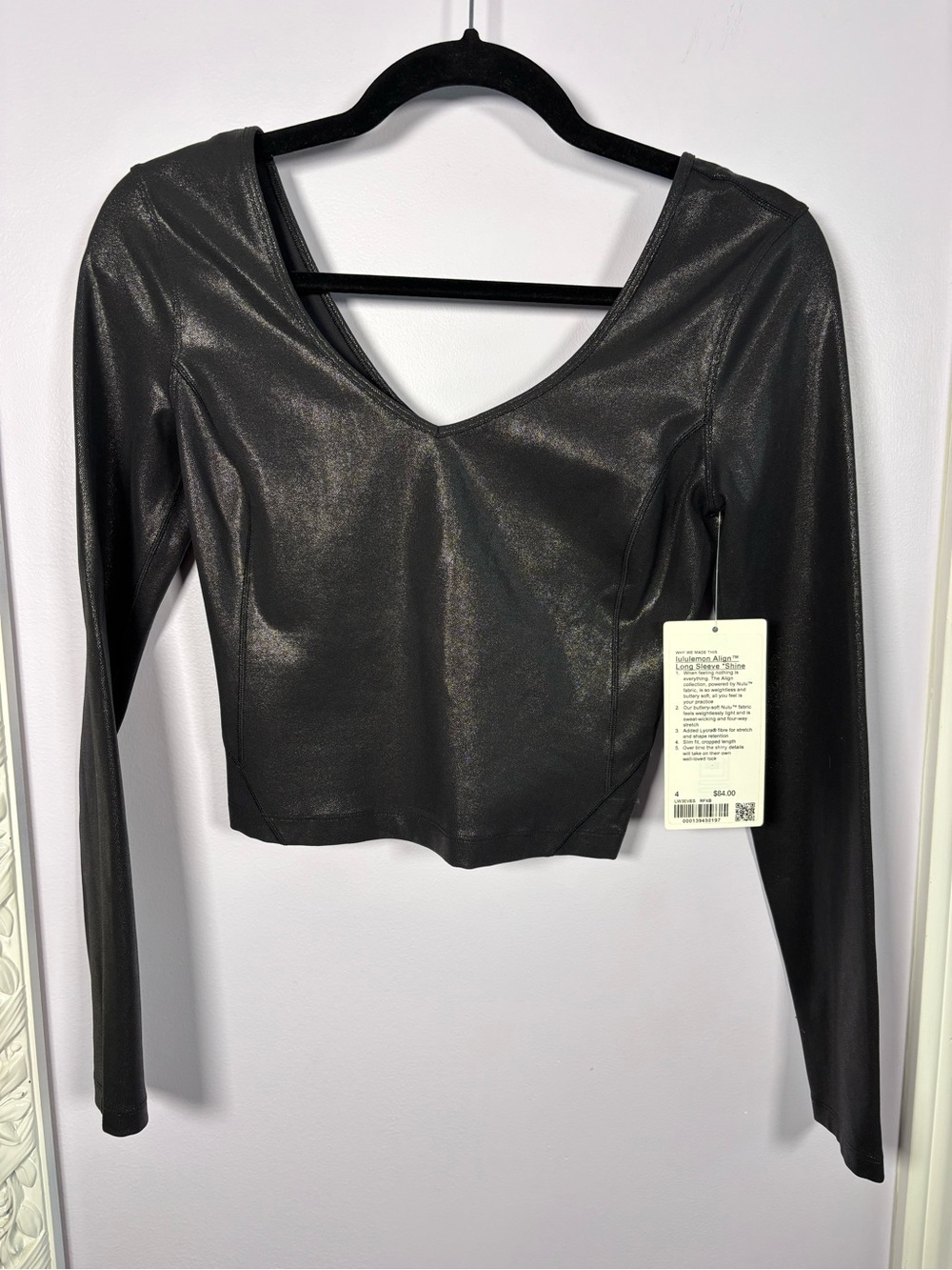 Lululemon Athletica Black Shimmer V-Neck Activewear Long Sleeve Crop Top Size 4